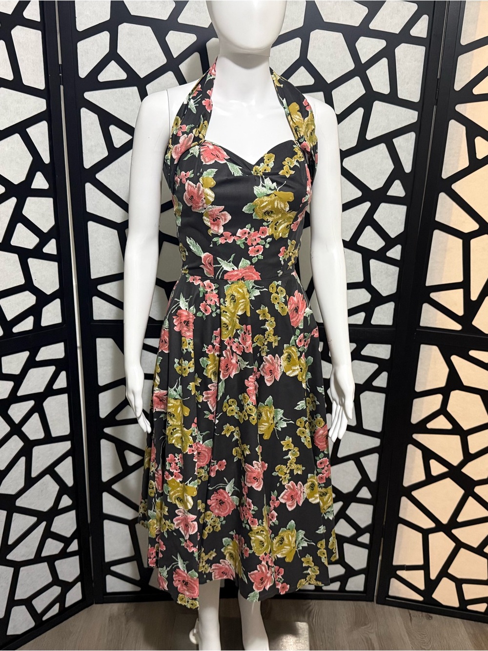 Vivien of Holloway - 1950s Style Floral Halter Circle Dress - Discontinued Print